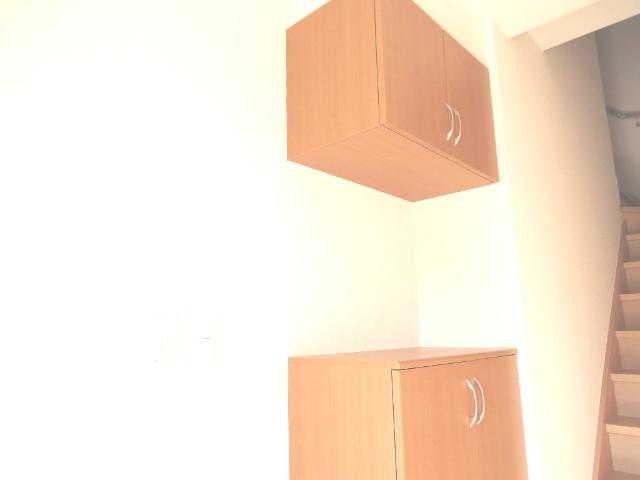 メゾン千城台202号室 玄関収納（イメージ）