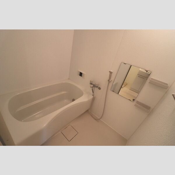 SAKURA Hills　C102号室 浴室　追い焚き給湯付