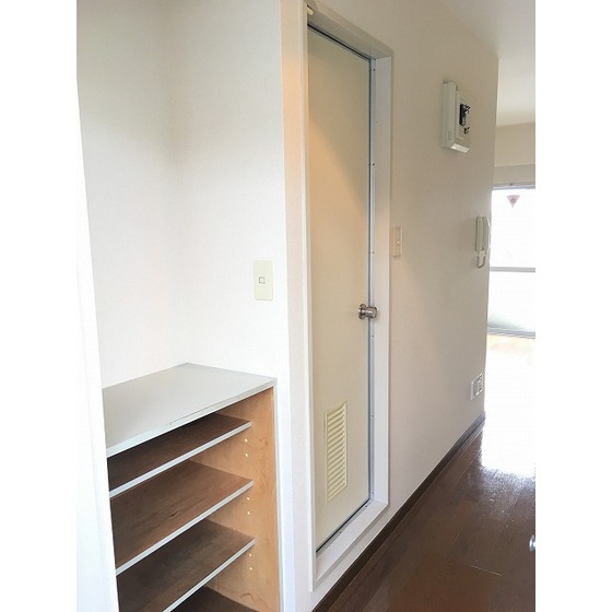 エレガンス綾瀬６0811号室 玄関