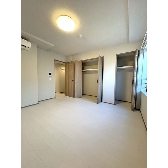 Skuld江東牡丹402号室 洋室7.97帖