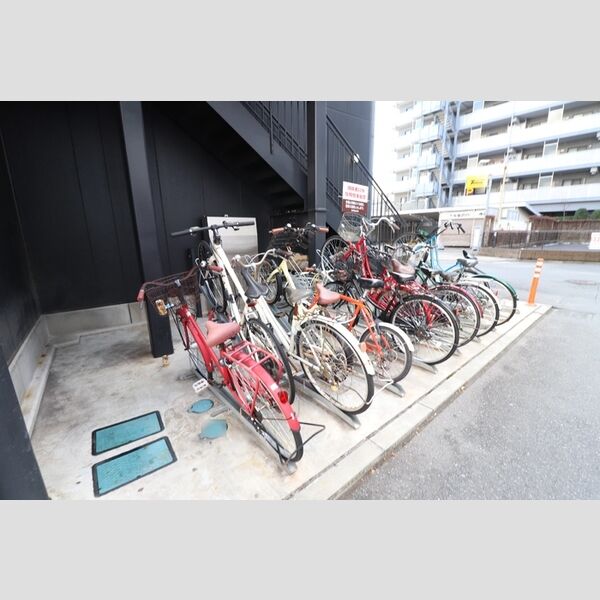 アレグリア柏屋502号室 駐輪場