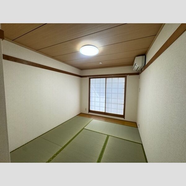 エバーグリーンハウス201号室 和室