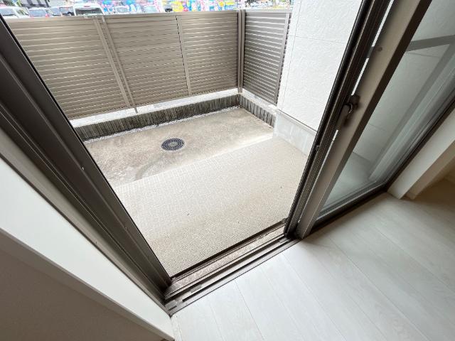 サルベージュ102号室 庭