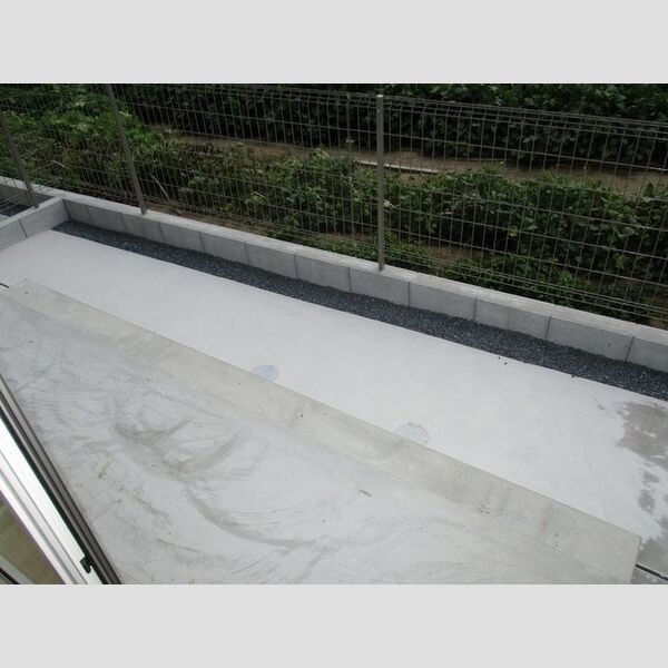 サニーフラット102号室 専用庭