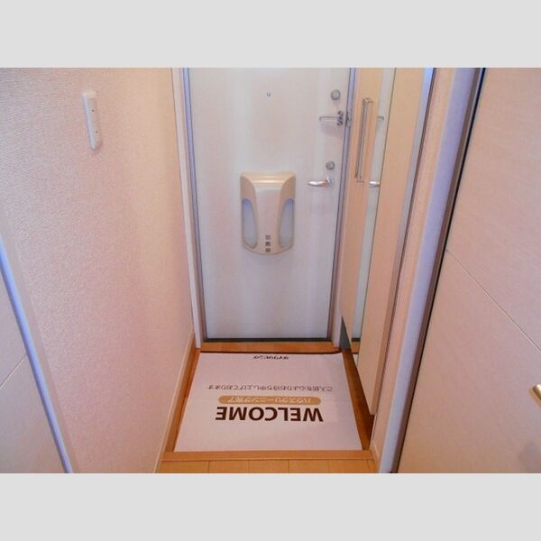 ルフラン103号室 玄関