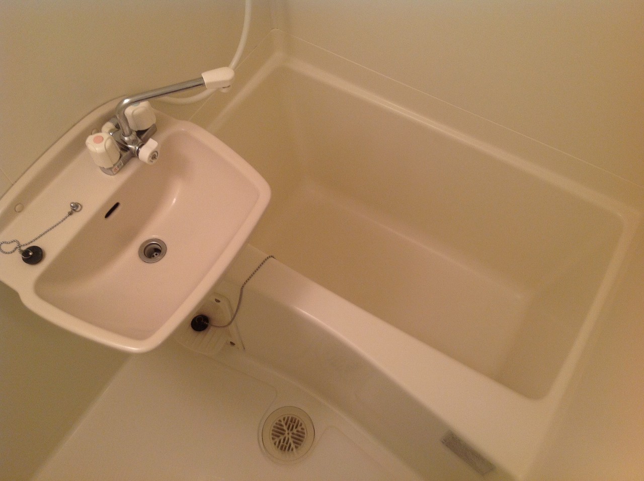 レオパレス末広ガーデン102号室 お風呂