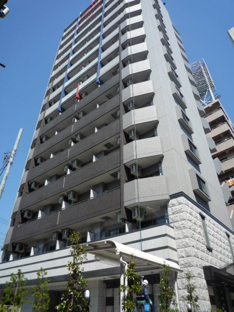 グランド・ガーラ池袋 存在感ある意匠がひときわ映える外観