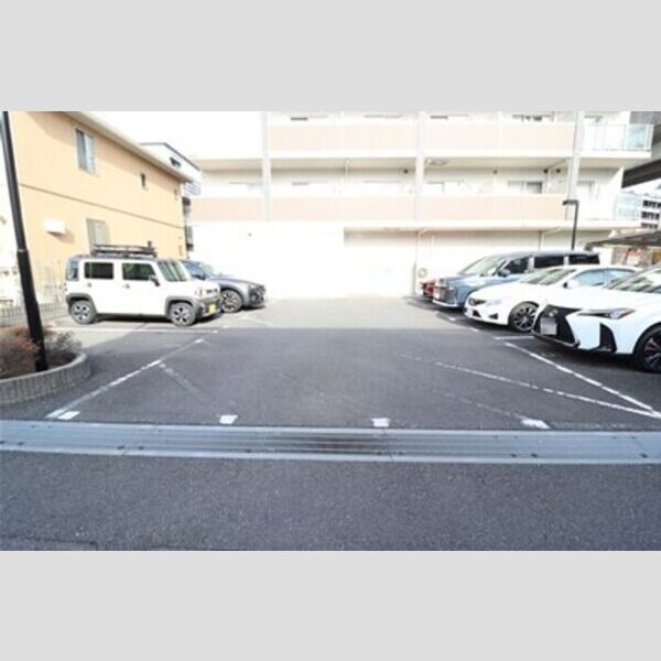 おおたかの森グラナリー405号室 駐車場