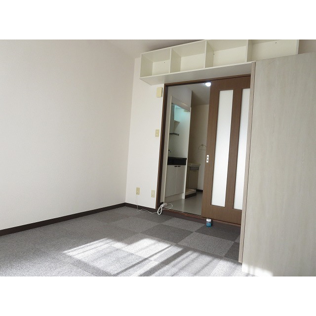 サフィールフォーレ65105号室 リビング