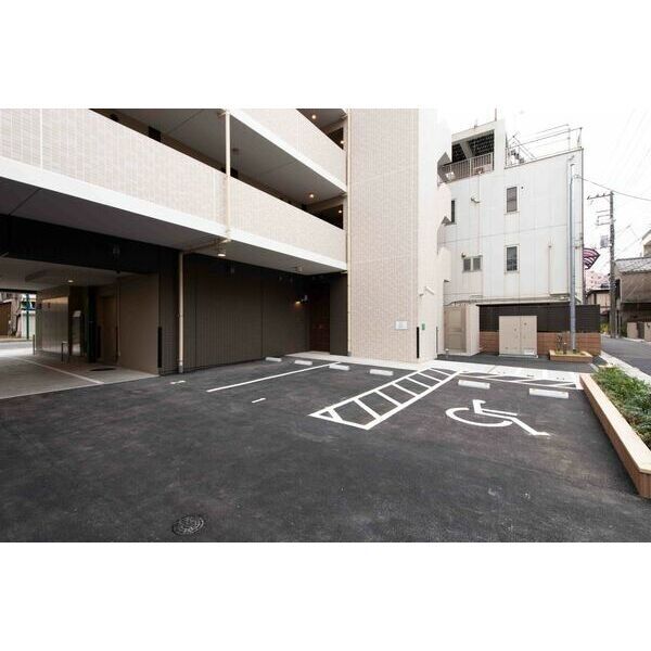 スプランディッド南千住702号室 駐車場