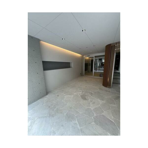 TAZ　Building エントランス