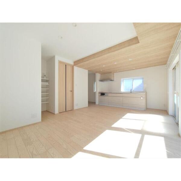 横浜市旭区中尾戸建貸家 リビング