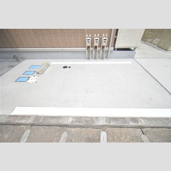 ラ・パージュ桜205号室 駐車場