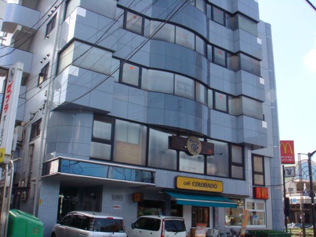 エアフォルク マクドナルド小作駅前店まで637ｍ