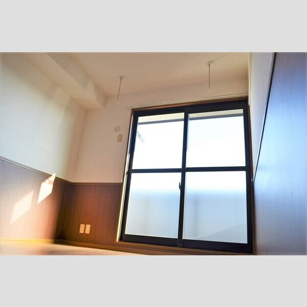 フォンティーヌ国分寺台302号室 洋室①