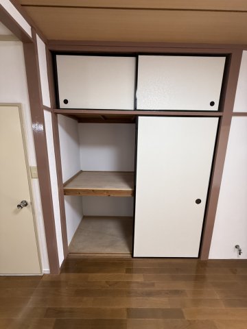 昭栄ホームズＡ棟0102号室 収納