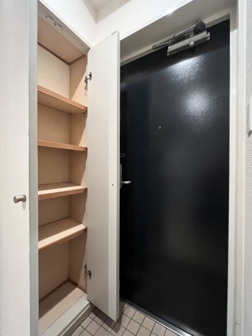 ルース中野 玄関