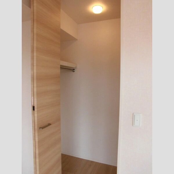 グランデ Ⅱ201号室 南側洋室クローゼット♪