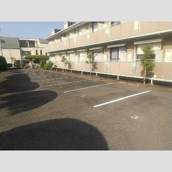 フォレストヴィラ北斗113号室 駐車場