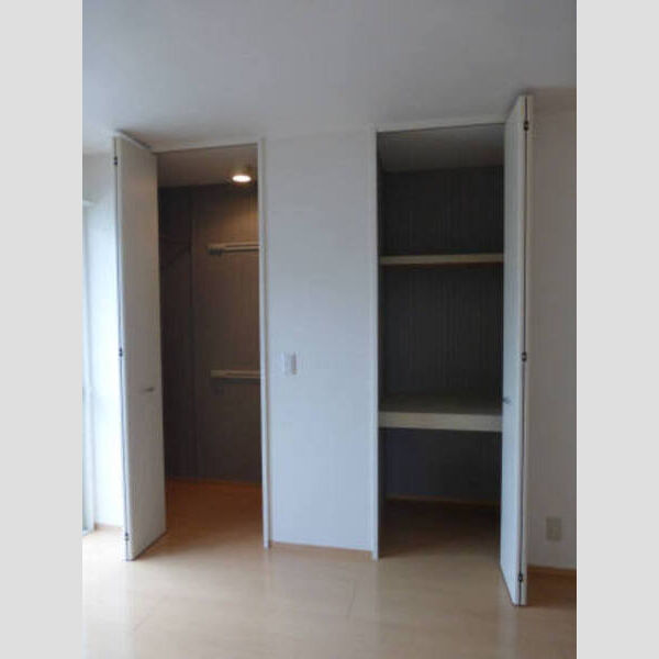 レザン・ポワール 202 クローゼット