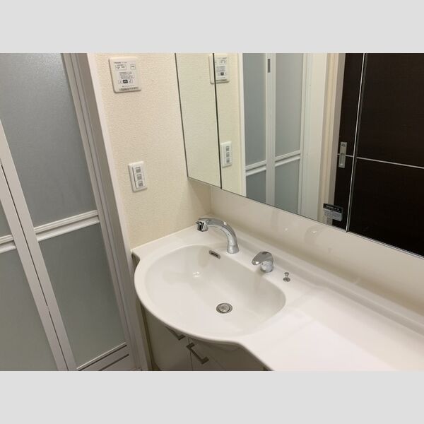 ヘリオス吉川美南　ガイア 洗髪洗面化粧台