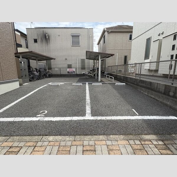 サザンハート東船橋211号室 駐車場
