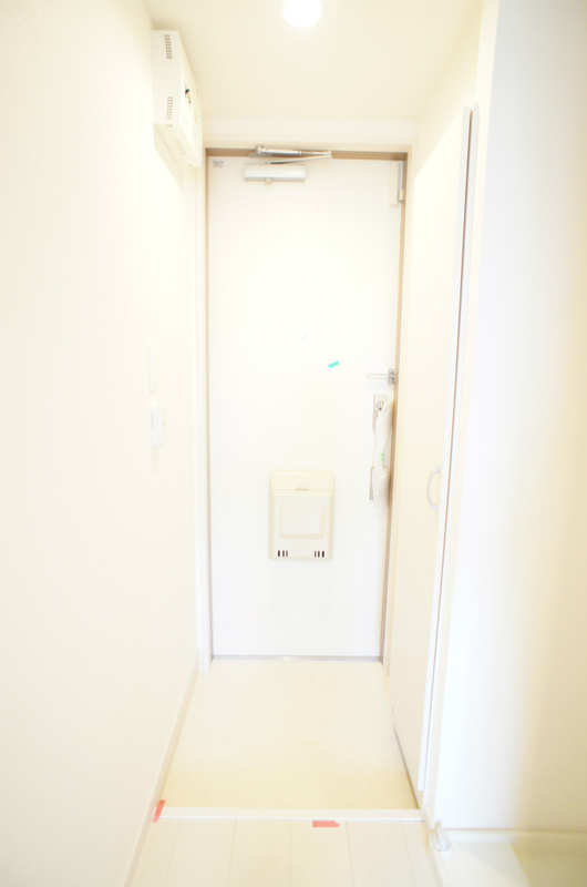 リブリ・アモーレ弘明寺 玄関