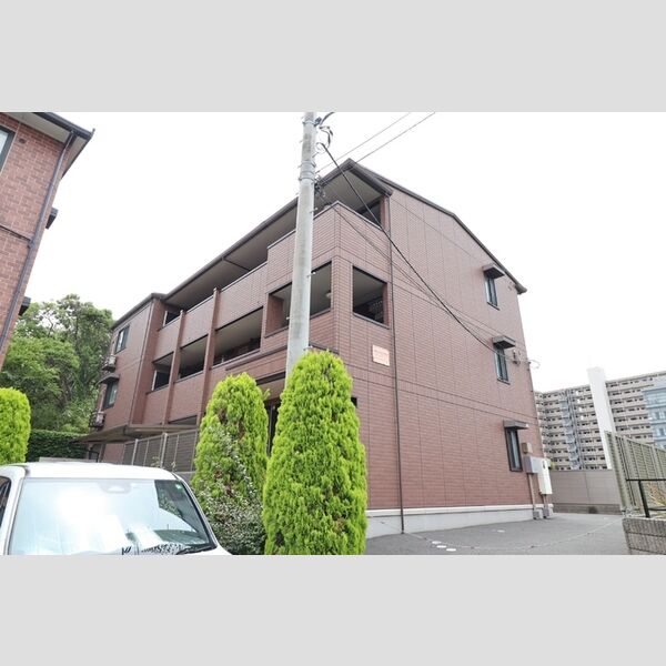 ロイヤルクレッセント西登戸参番館の外観画像