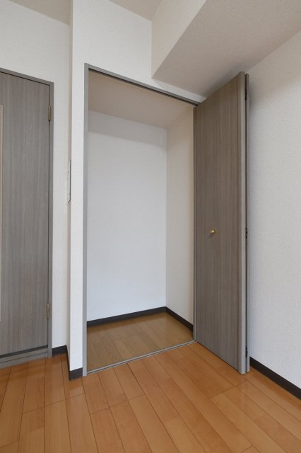 ライオンズプラザ上野毛2階 収納