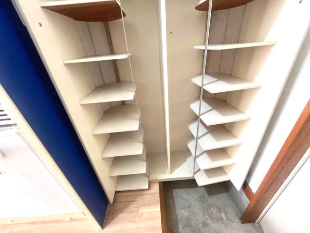 フラットソレイユ106号室 収納