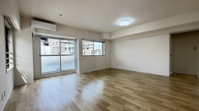 203号室