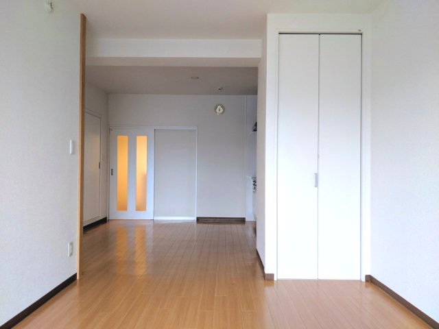 グリーンアベニュー0104号室 ＬＤＫ　※別号室の参考写真です(現況優先・仕様違いの場合あり)