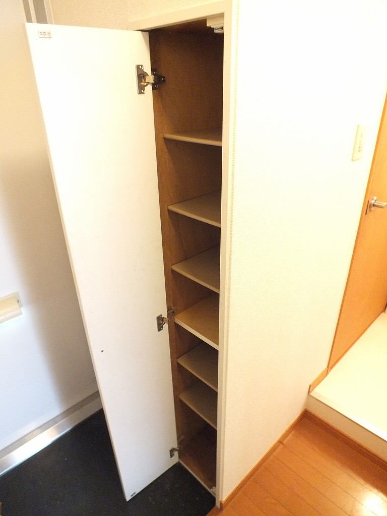 レオパレス富光Ⅲ207号室 玄関