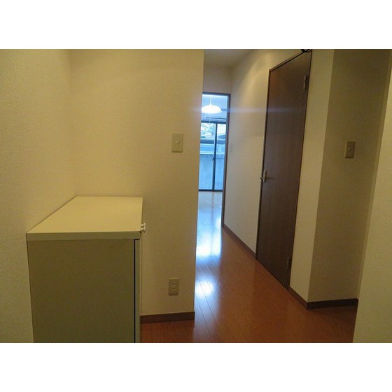 モノリス・ワン0104号室 玄関