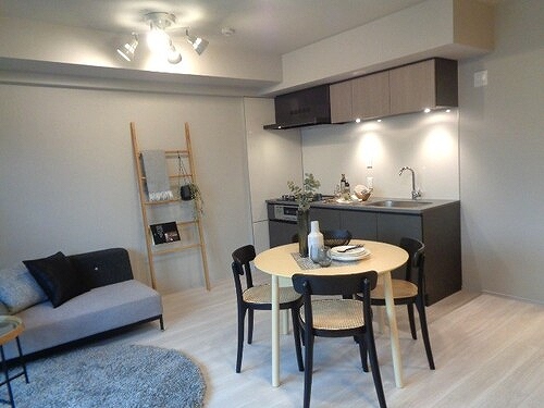 ザ・ライオンズフォーシア鶴見8階 リビングダイニング