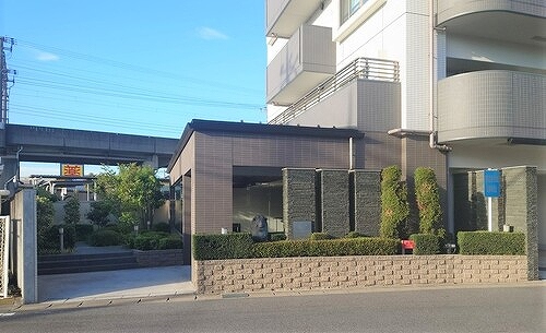 ライオンズ千葉寺ステーションフロントレジデンス エントランス　※前回募集時2022年7月撮影