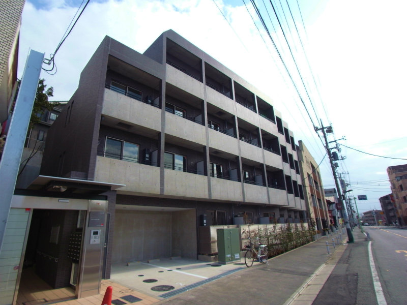 リブリ・K & W 上池台4階 外観