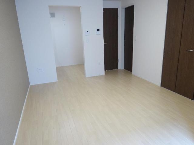 Ｅ・Ｍグローリア 洋室８帖