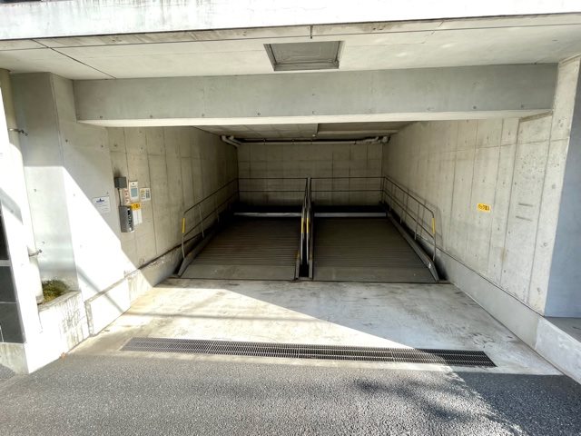 レジディア三軒茶屋Ⅱ 駐車場