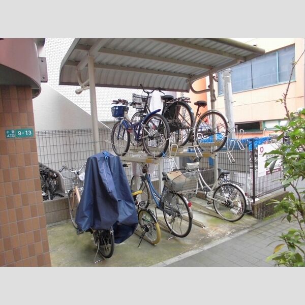 ルーエ21 駐輪場