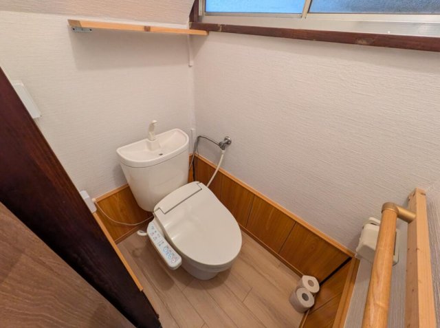 桜ヶ丘リノベ戸建1号室 トイレ