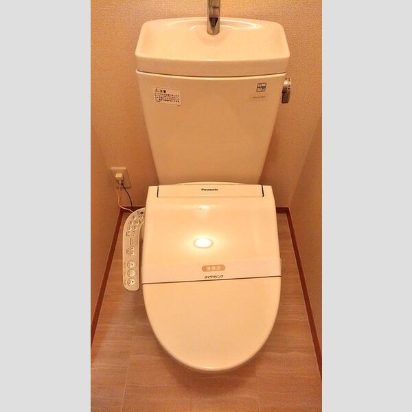 シルフハイム206号室 温水洗浄便座