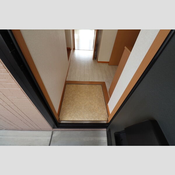 セントラル・クオ205号室 玄関