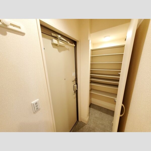 My Coronet　A 玄関