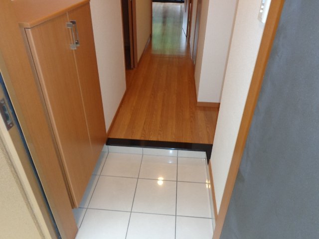 ジラフ２０１０203号室 玄関