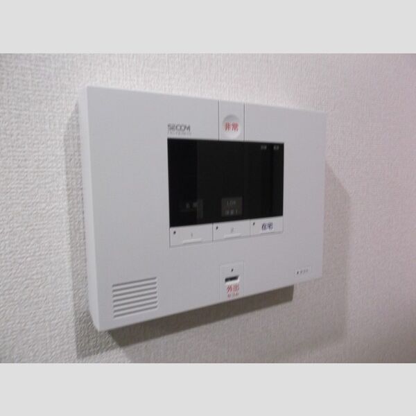 Aina矢部 SECOMセキュリティ
