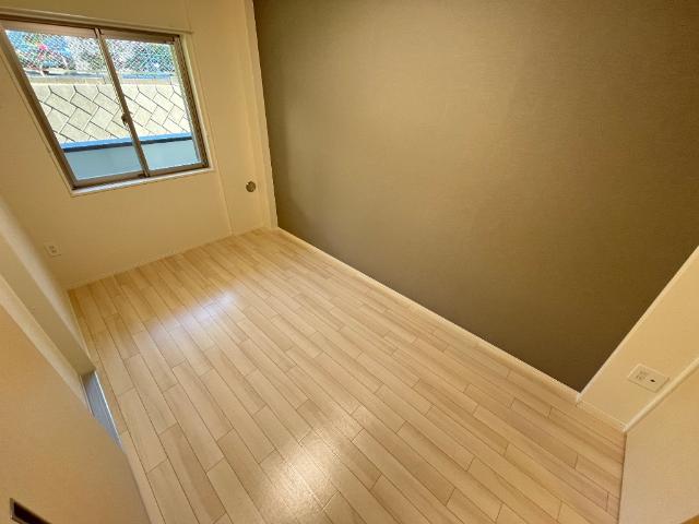 カーネル　ベイス102号室 洋室