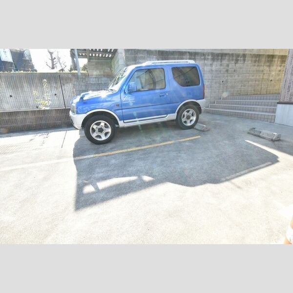 シャルマン 駐車場