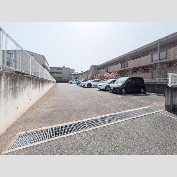 ソレアードミシマ 駐車場