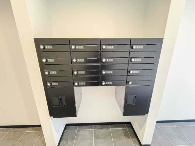 スカイルーチェ南浦和402号室 メールボックス